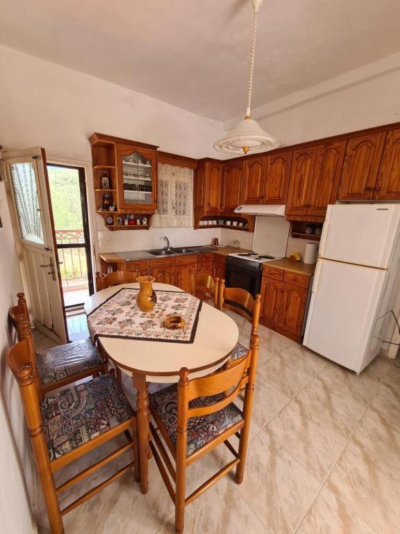 Το Κτήμα Της Ελιάς Του Τάκη Hostal Paralia Demonias Exterior foto