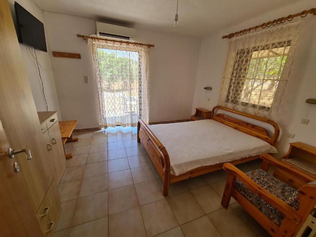 Το Κτήμα Της Ελιάς Του Τάκη Hostal Paralia Demonias Exterior foto